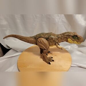 Jurassic World Camp Cretaceous Stomp 'n Escape Tyrannosaurus T Rex Action Figure